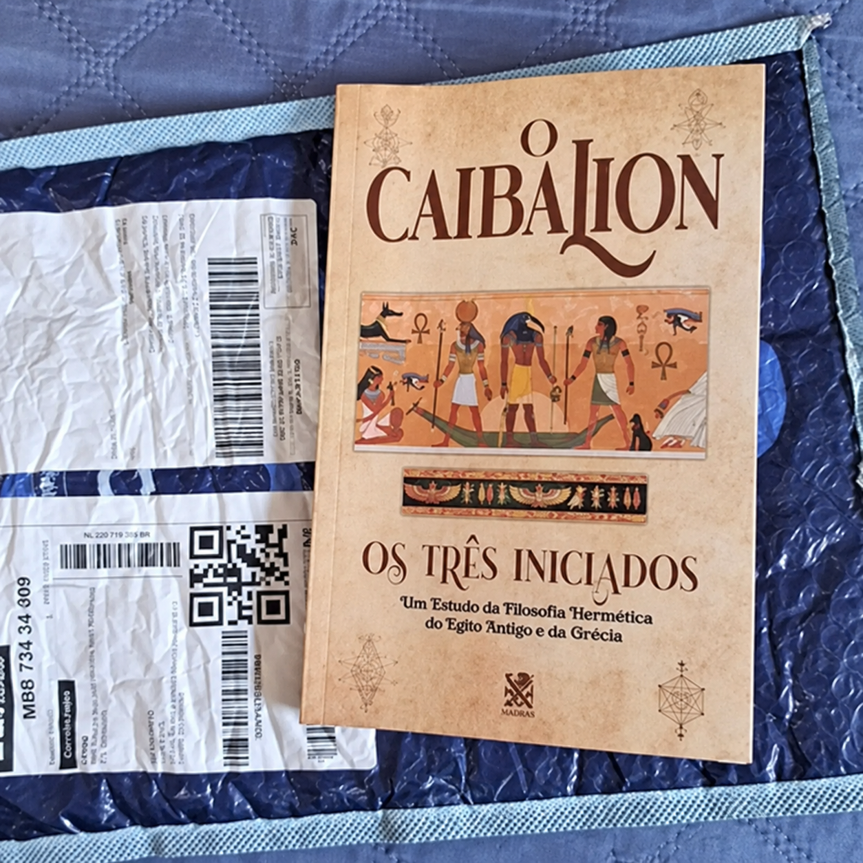 Livro O Caibalion recebido com a embalagem